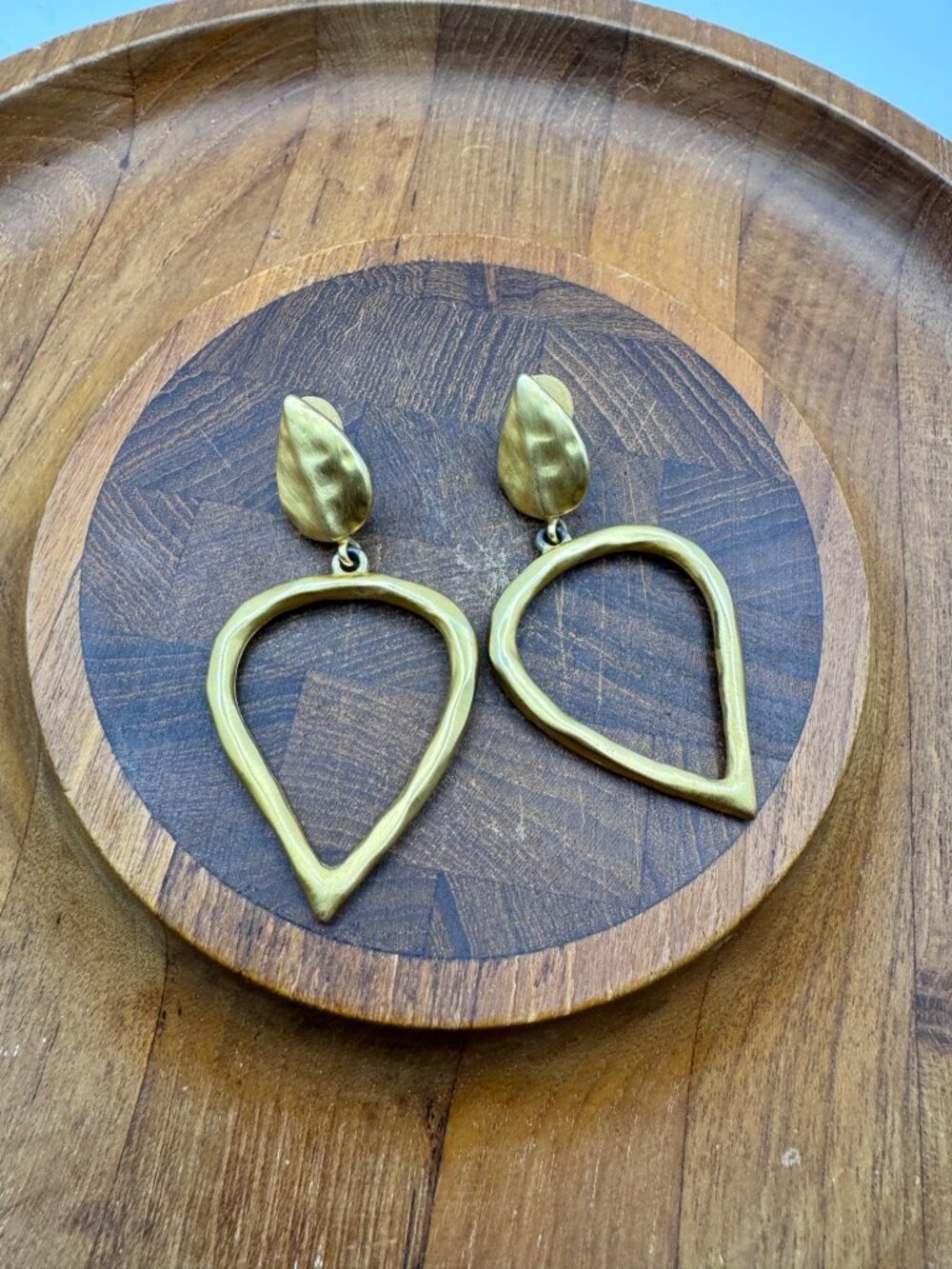 Givenchy Earrings Gold Tone Teardrop Dangle Clip On Vintage 2.5 Statement - Picture 2 of 7